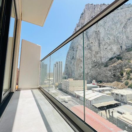 Modern Studio Apartment In Gibraltar - The Hub Экстерьер фото