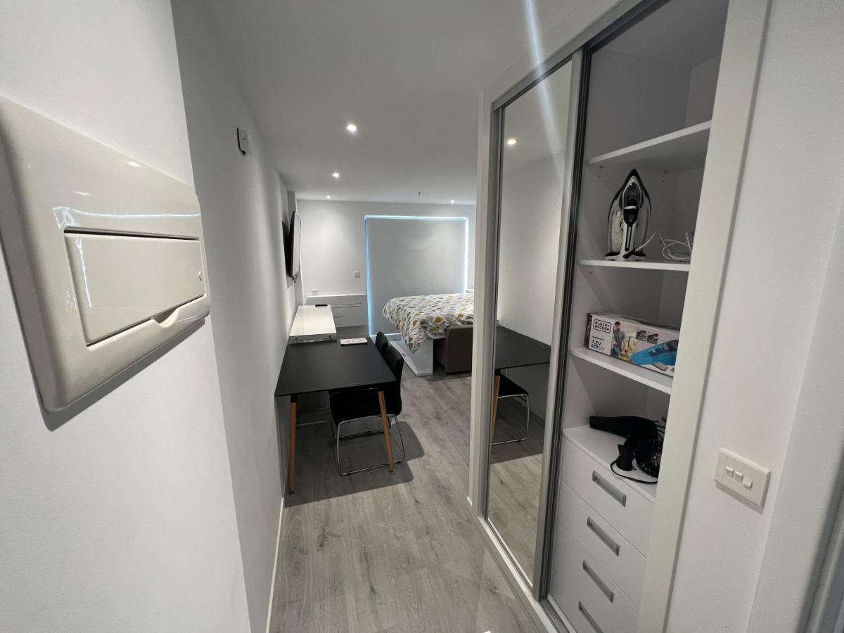Modern Studio Apartment In Gibraltar - The Hub Экстерьер фото