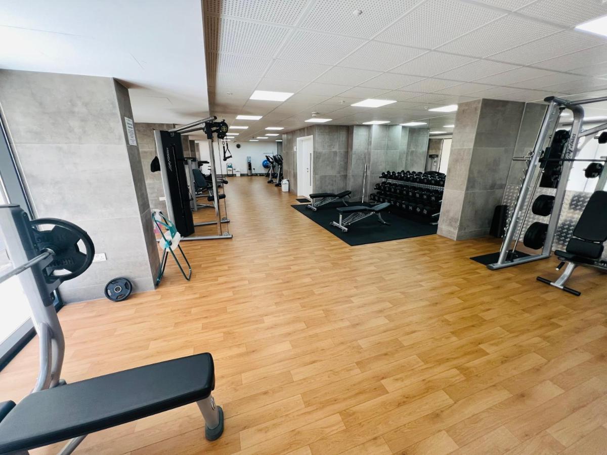 Modern Studio Apartment In Gibraltar - The Hub Экстерьер фото